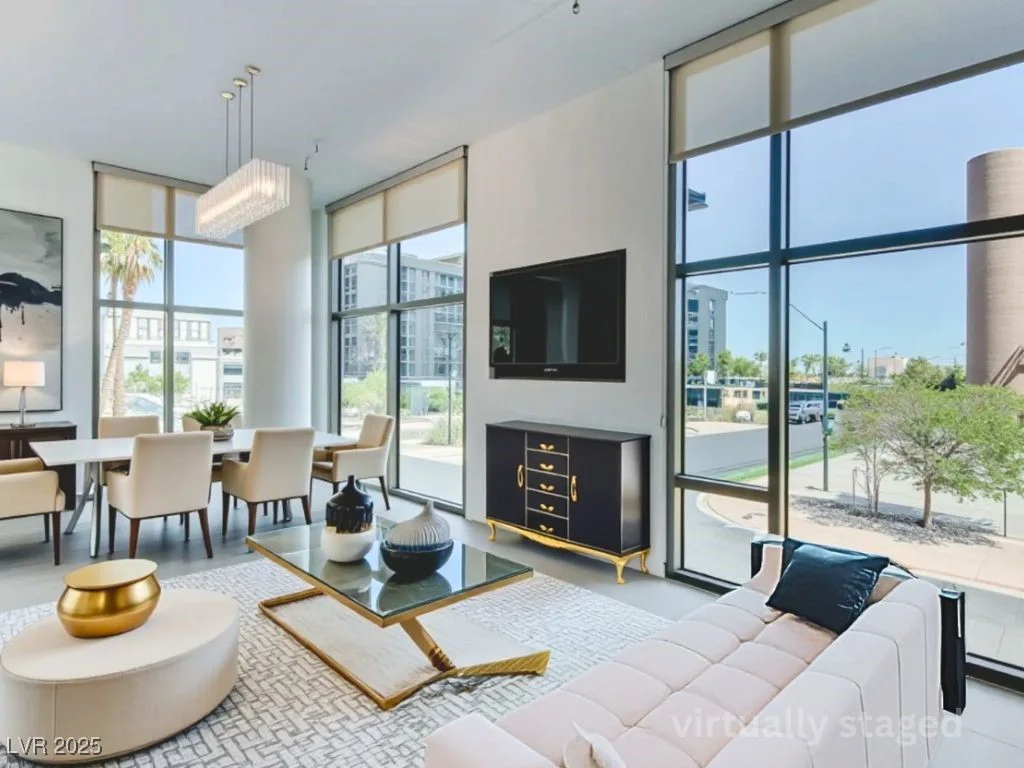 353 Bonneville, Las Vegas, NV 89101