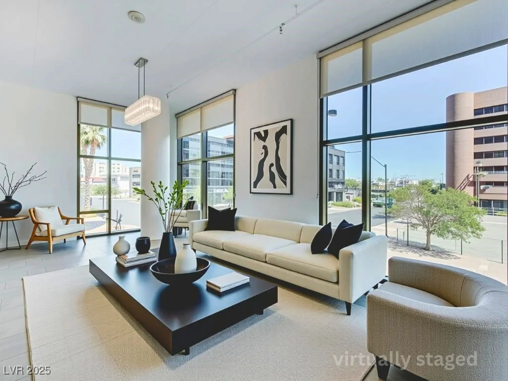 353 Bonneville, Las Vegas, NV 89101