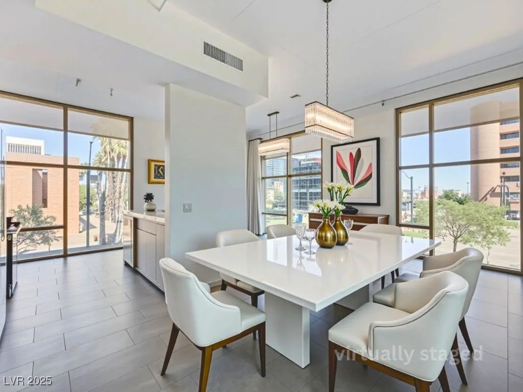 353 Bonneville, Las Vegas, NV 89101