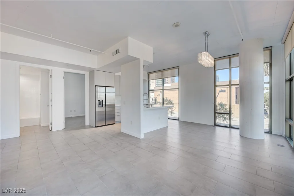 353 Bonneville, Las Vegas, NV 89101