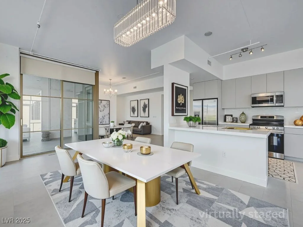 353 Bonneville, Las Vegas, NV 89101