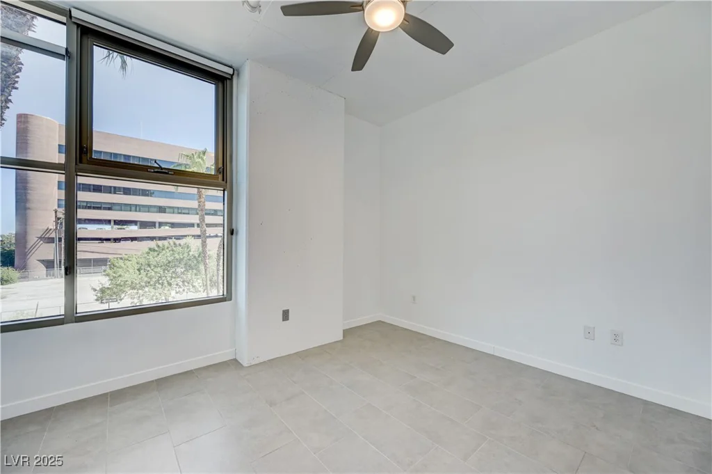 353 Bonneville, Las Vegas, NV 89101