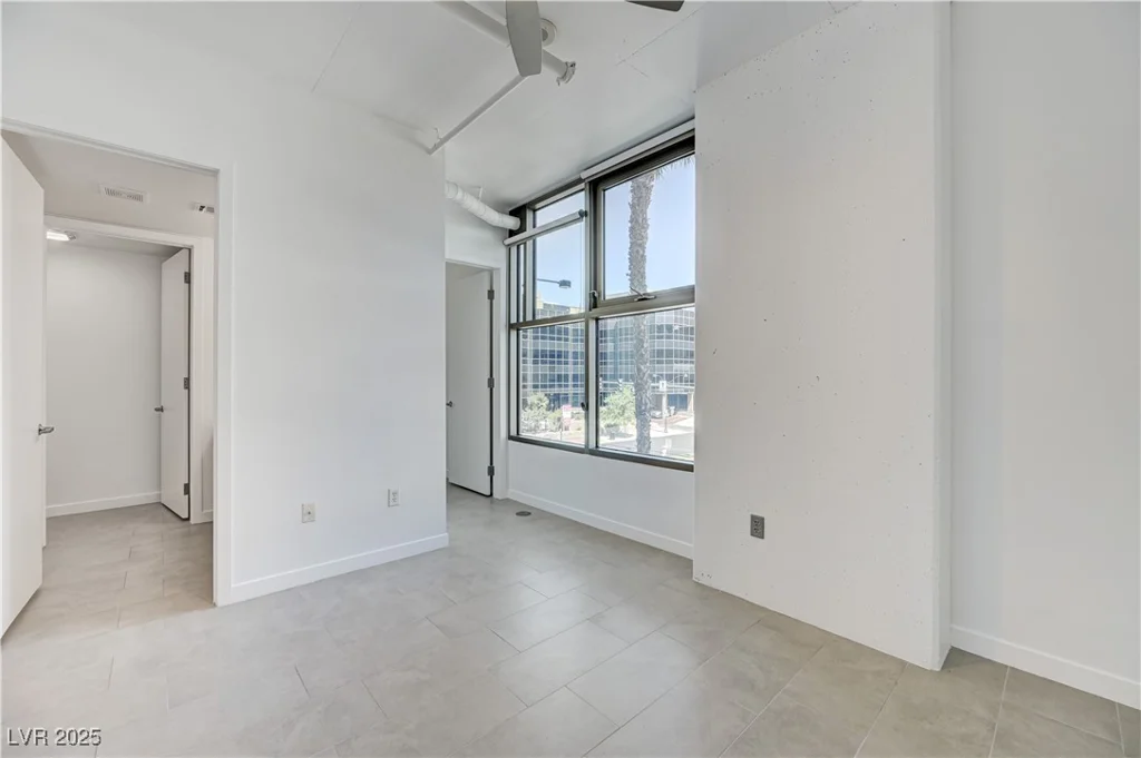 353 Bonneville, Las Vegas, NV 89101