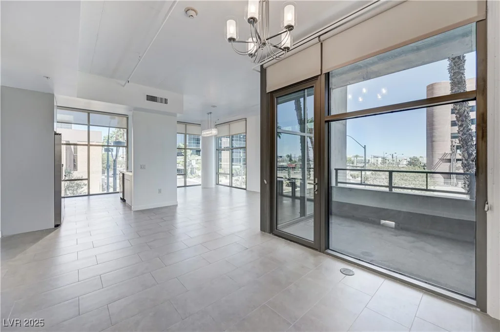 353 Bonneville, Las Vegas, NV 89101