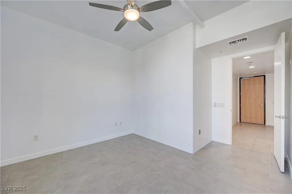 353 Bonneville, Las Vegas, NV 89101