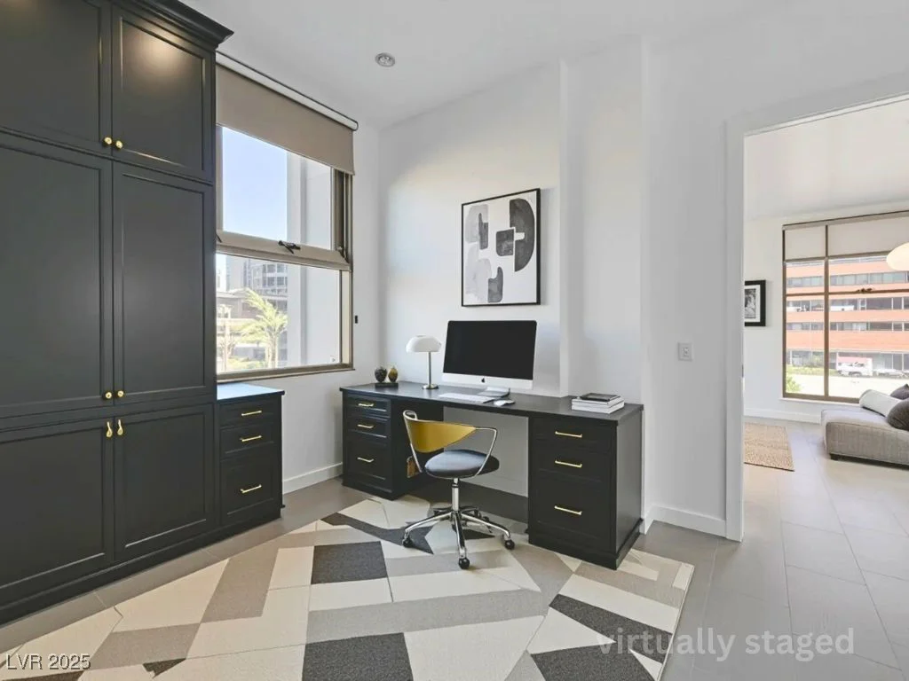 353 Bonneville, Las Vegas, NV 89101