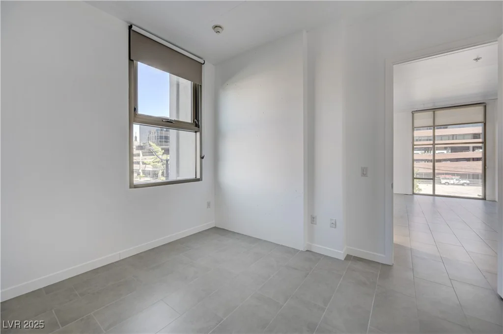 353 Bonneville, Las Vegas, NV 89101
