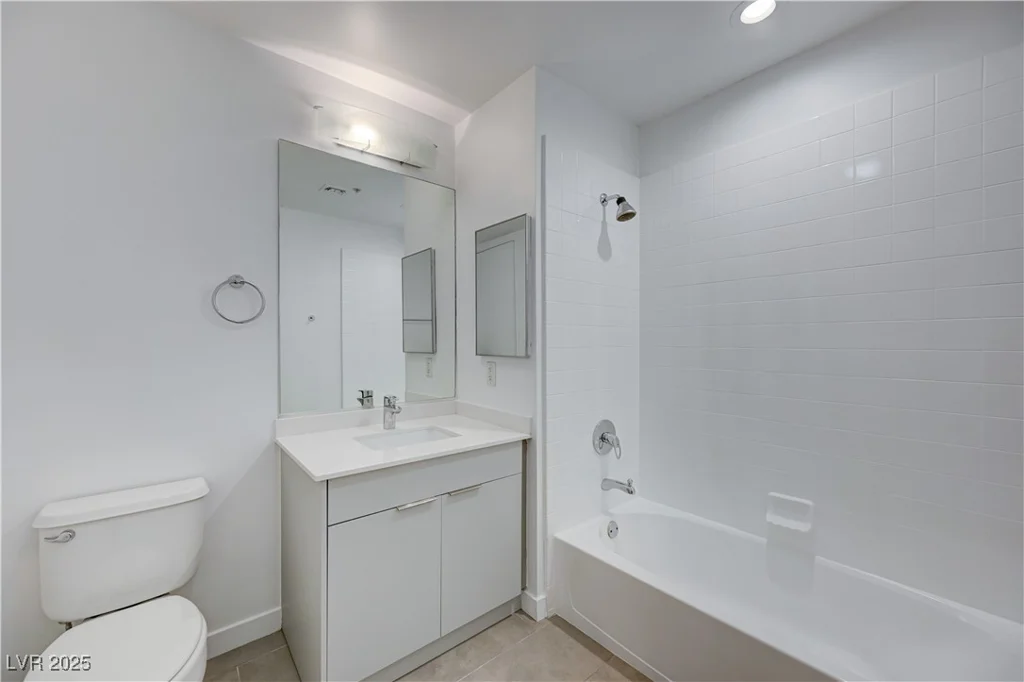353 Bonneville, Las Vegas, NV 89101
