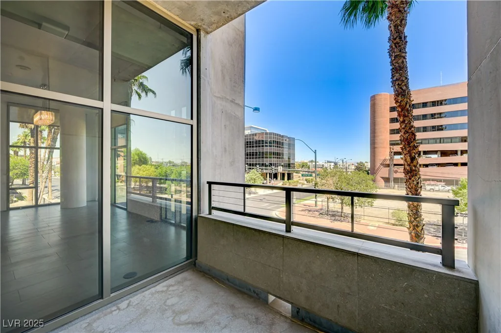 353 Bonneville, Las Vegas, NV 89101