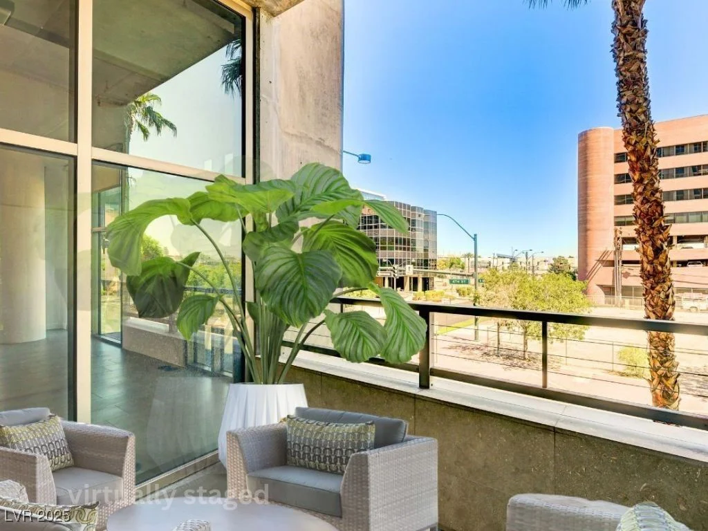 353 Bonneville, Las Vegas, NV 89101