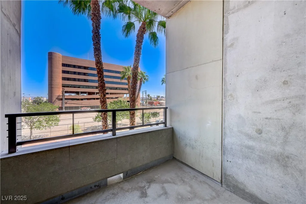 353 Bonneville, Las Vegas, NV 89101