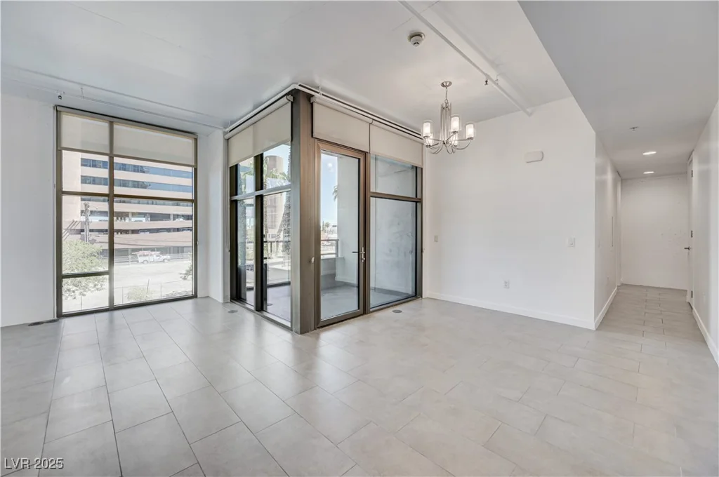353 Bonneville, Las Vegas, NV 89101
