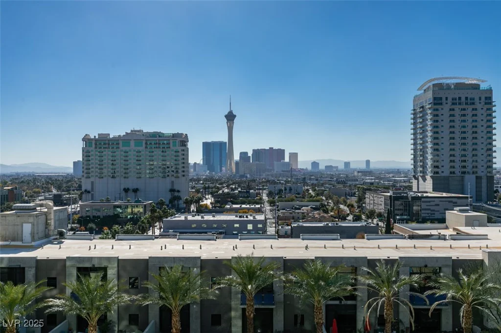 353 Bonneville, Las Vegas, NV 89101