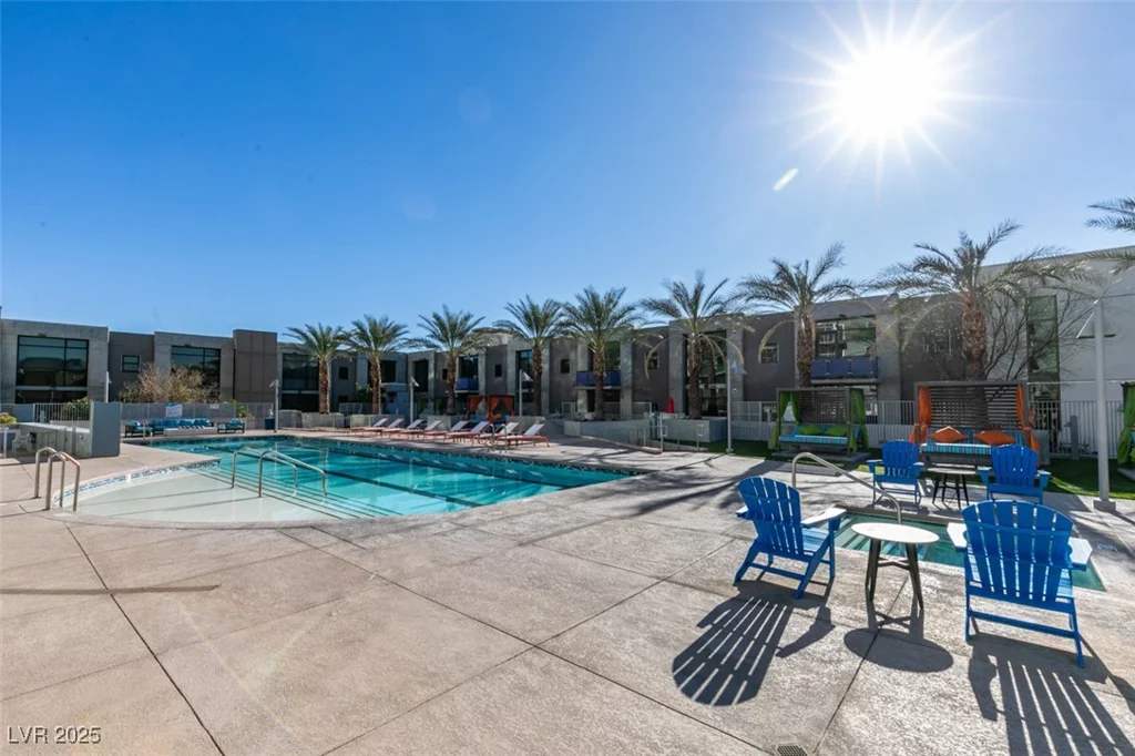 353 Bonneville, Las Vegas, NV 89101