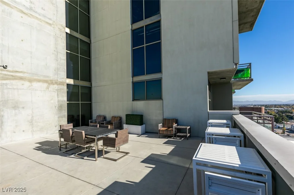353 Bonneville, Las Vegas, NV 89101