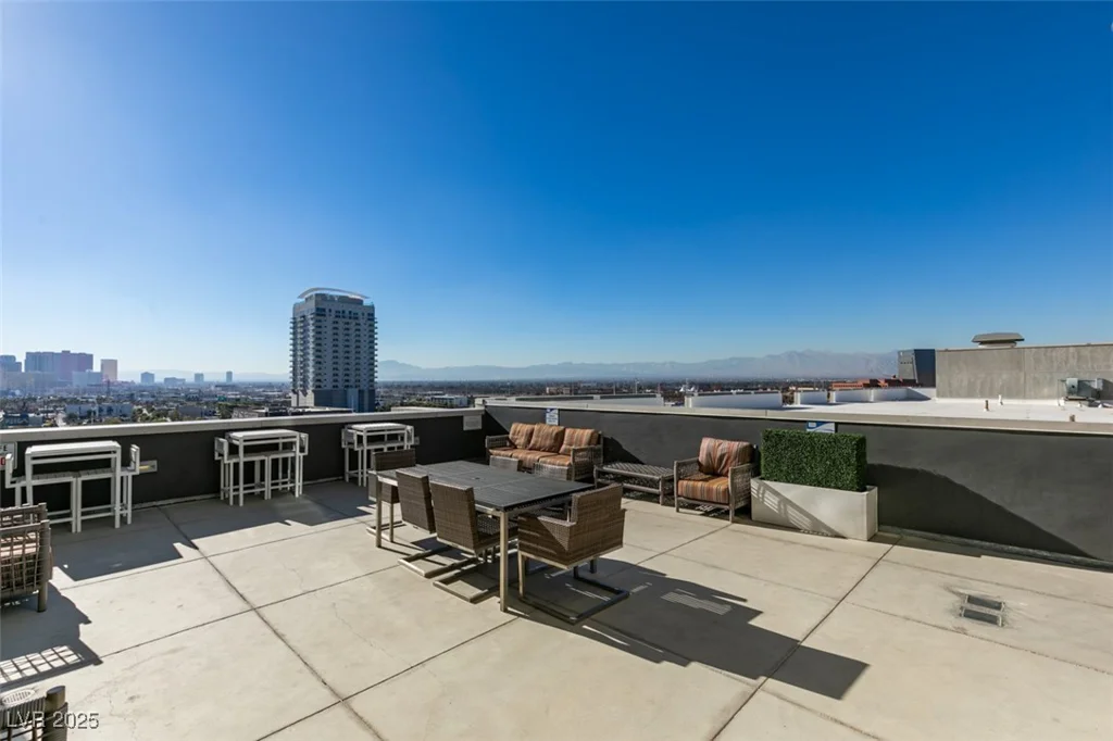 353 Bonneville, Las Vegas, NV 89101