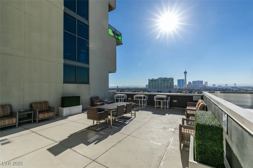 353 Bonneville, Las Vegas, NV 89101