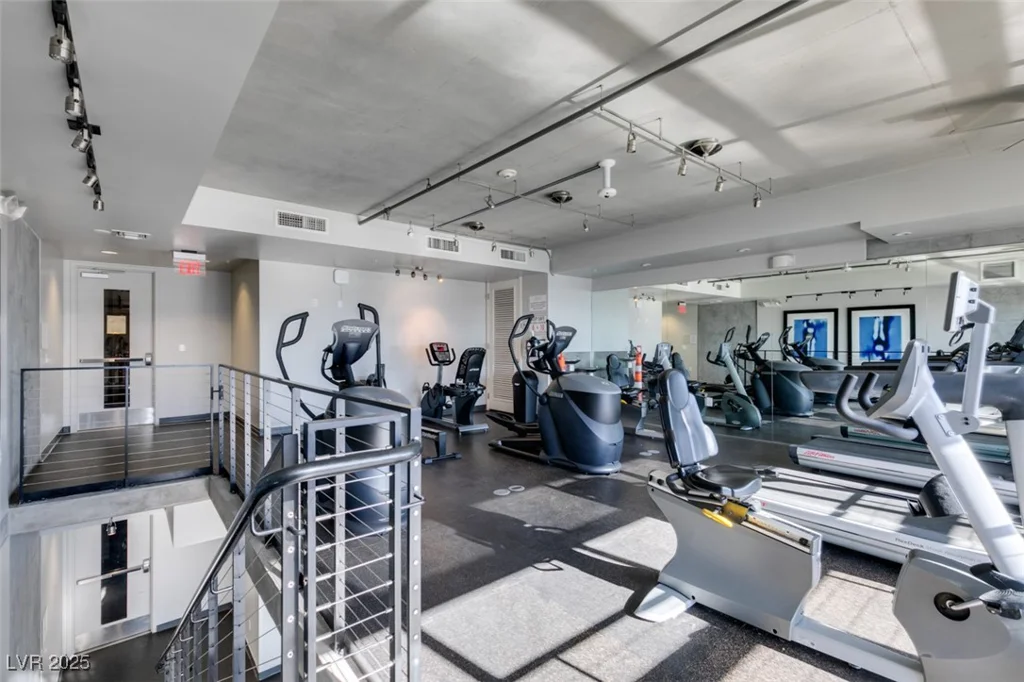 353 Bonneville, Las Vegas, NV 89101