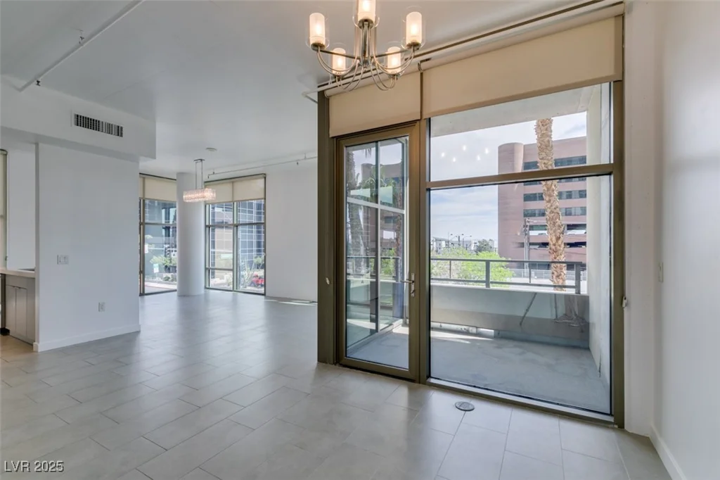 353 Bonneville, Las Vegas, NV 89101