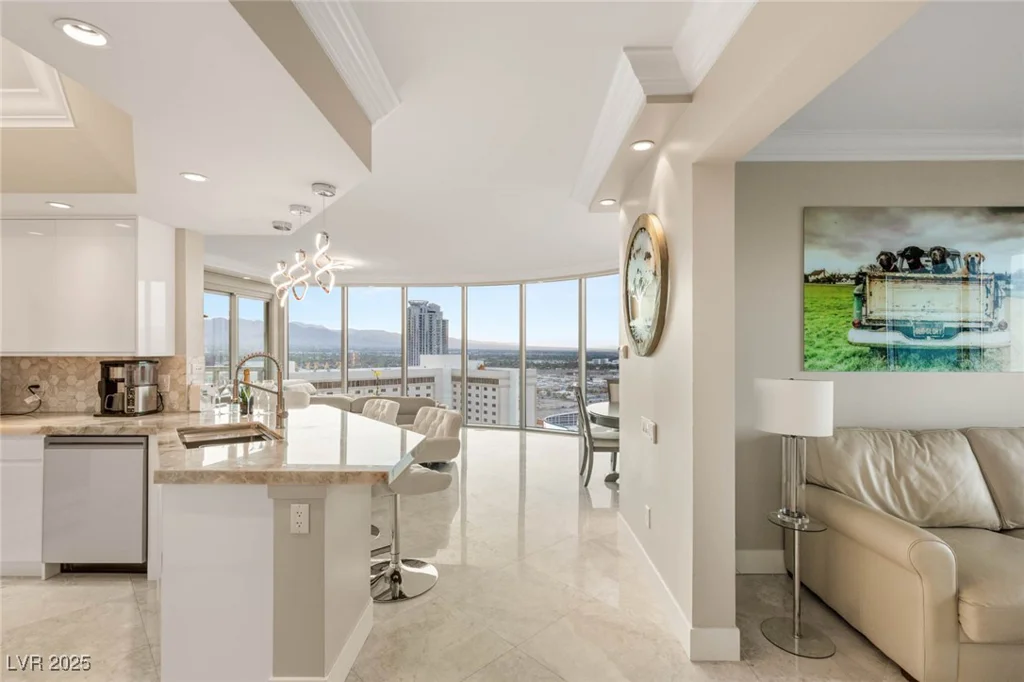 222 KAREN, Las Vegas, NV 89109