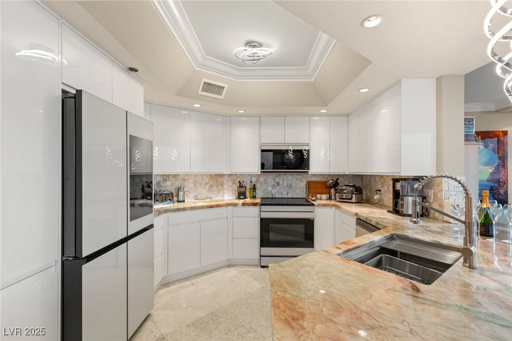 222 KAREN, Las Vegas, NV 89109