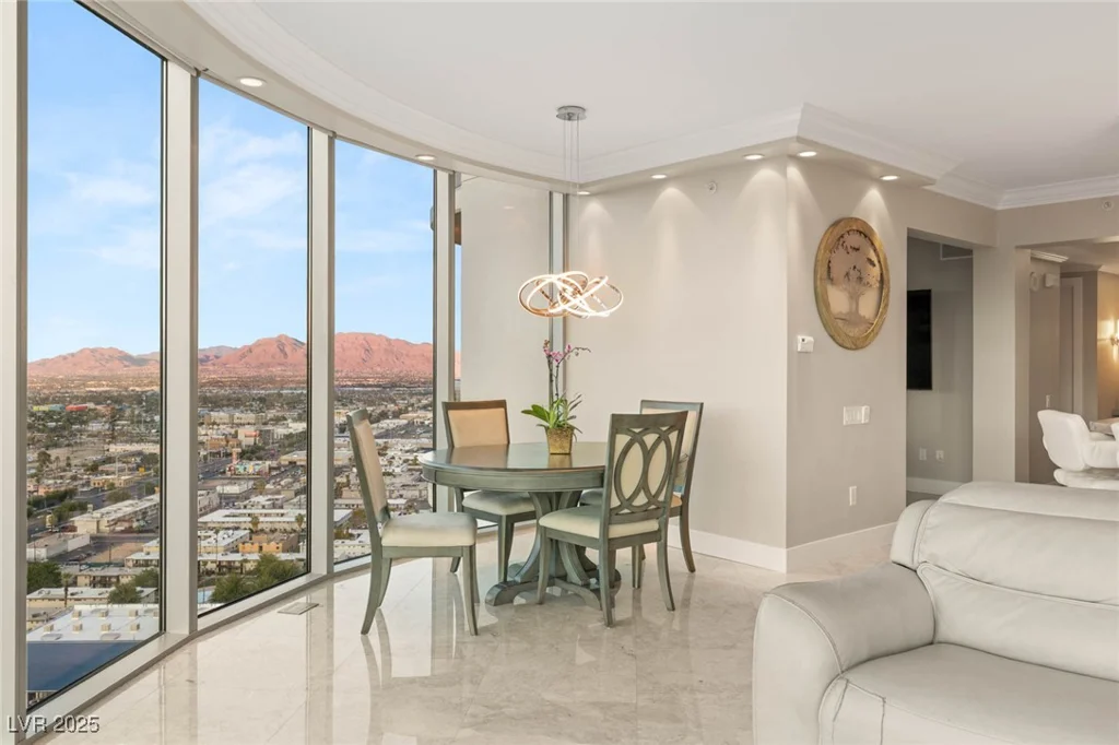 222 KAREN, Las Vegas, NV 89109