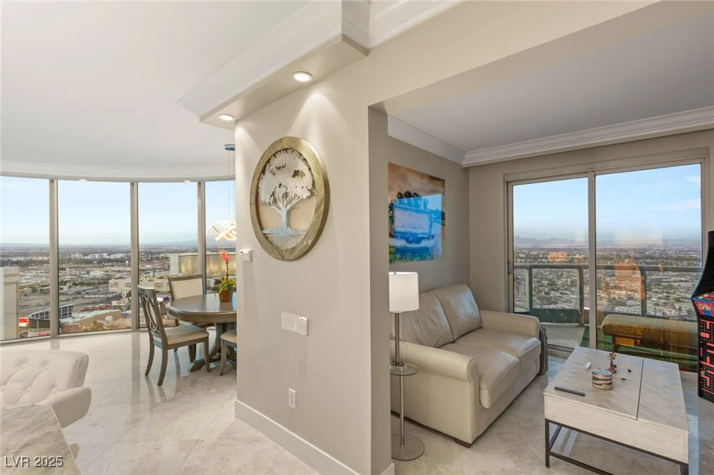 222 KAREN, Las Vegas, NV 89109