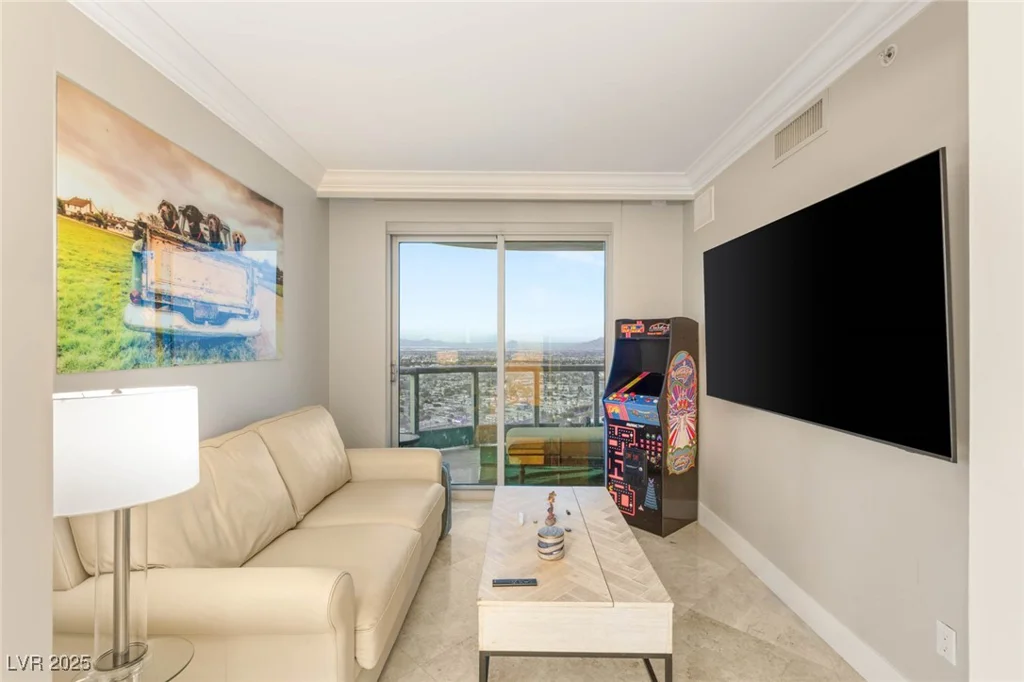 222 KAREN, Las Vegas, NV 89109