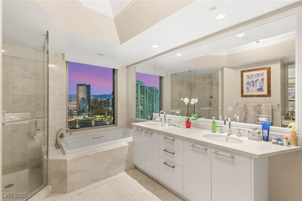 222 KAREN, Las Vegas, NV 89109