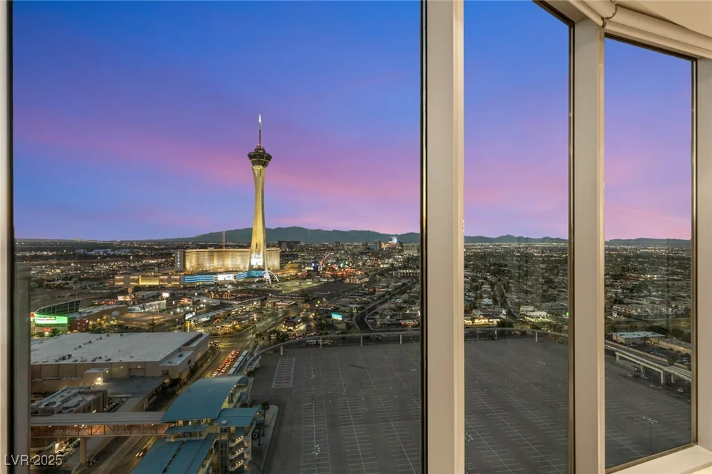 222 KAREN, Las Vegas, NV 89109