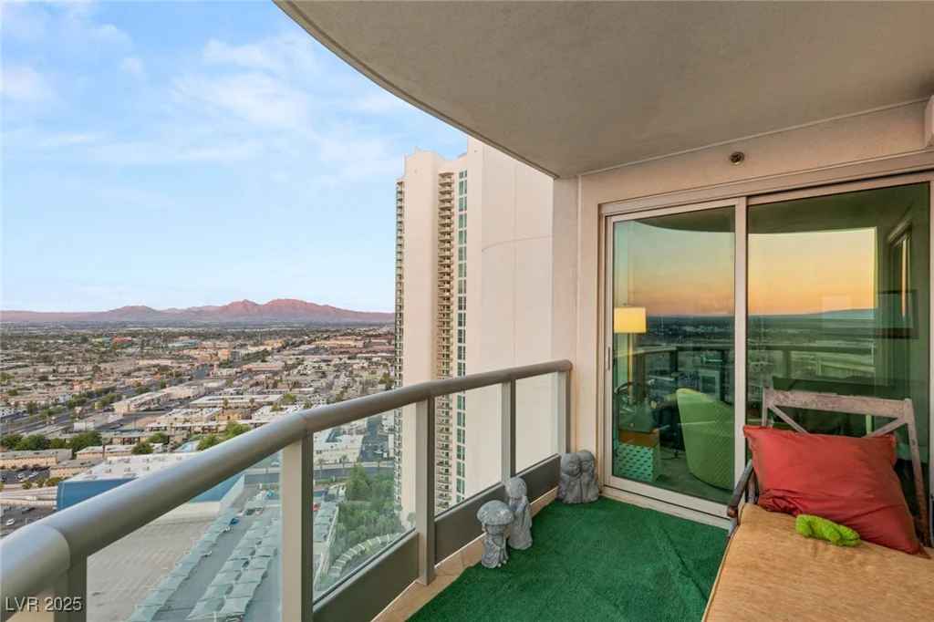 222 KAREN, Las Vegas, NV 89109