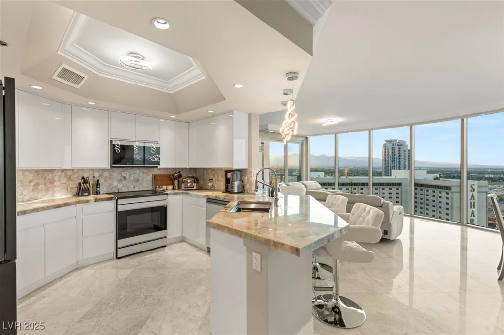 222 KAREN, Las Vegas, NV 89109