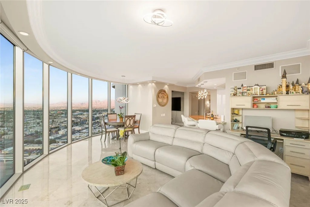 222 KAREN, Las Vegas, NV 89109