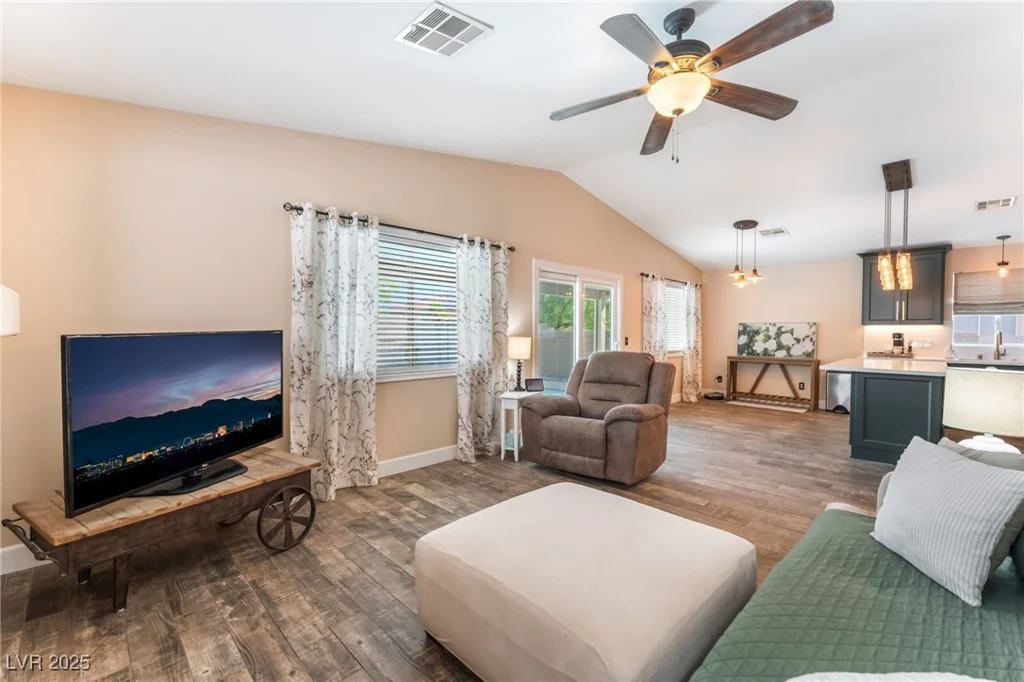 8832 Spinning Wheel, Las Vegas, NV 89143