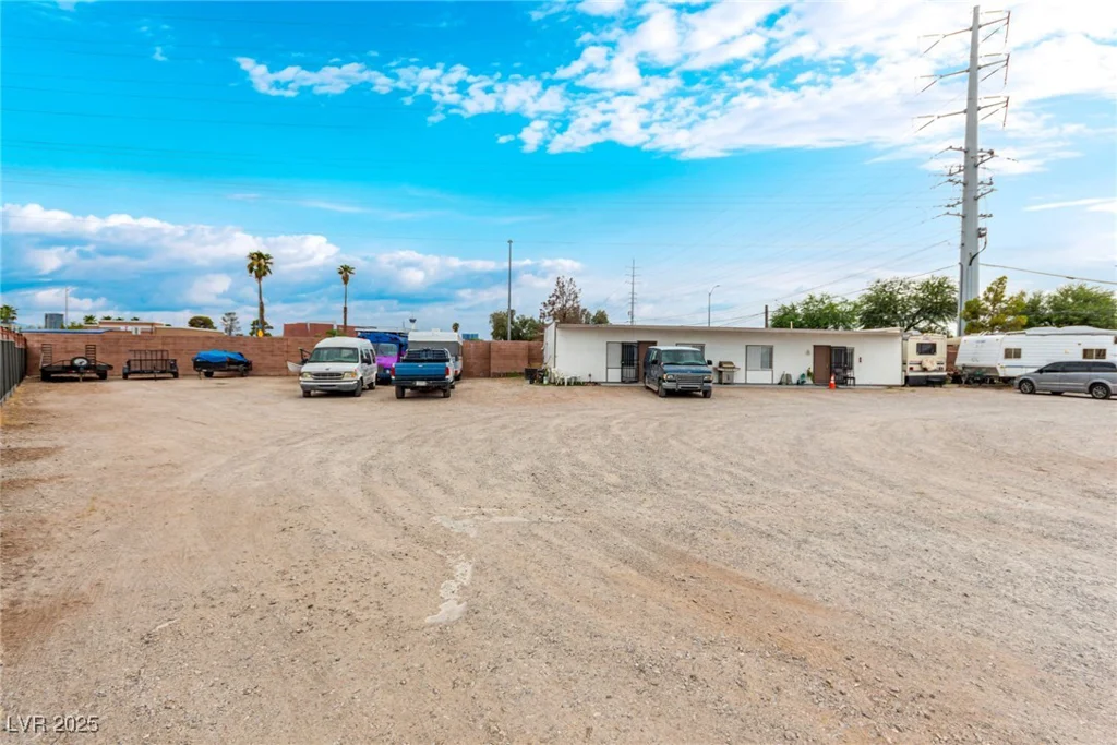 1713 Ophir, Las Vegas, NV 89106