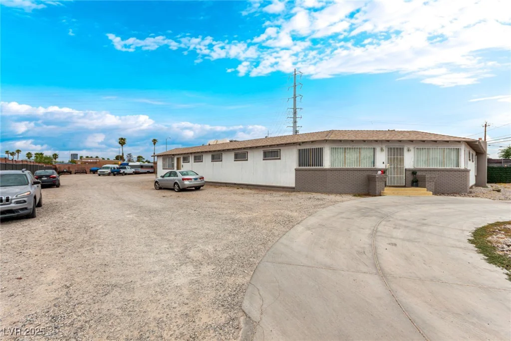 1713 Ophir, Las Vegas, NV 89106