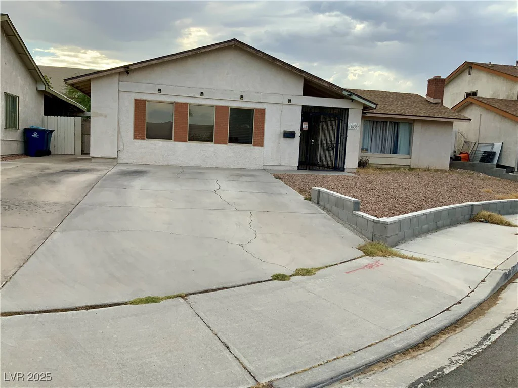3533 Moraga, Las Vegas, NV 89103
