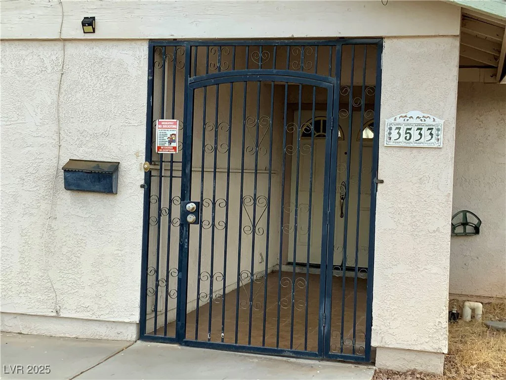 3533 Moraga, Las Vegas, NV 89103