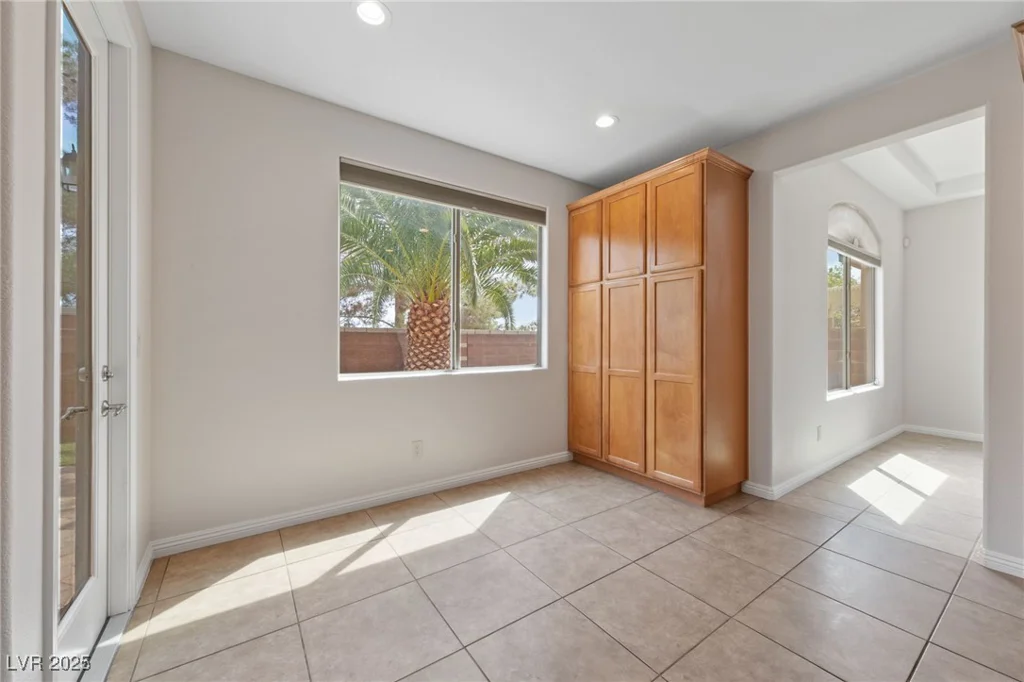 8228 Seven Falls, North Las Vegas, NV 89085