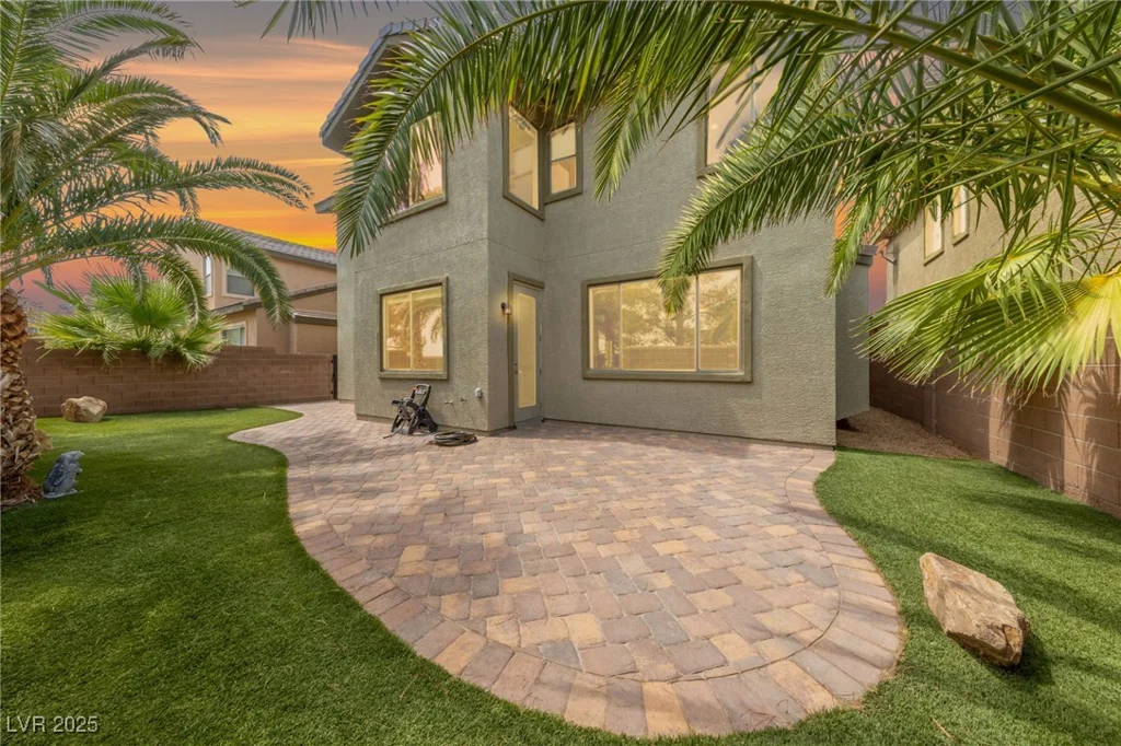 8228 Seven Falls, North Las Vegas, NV 89085