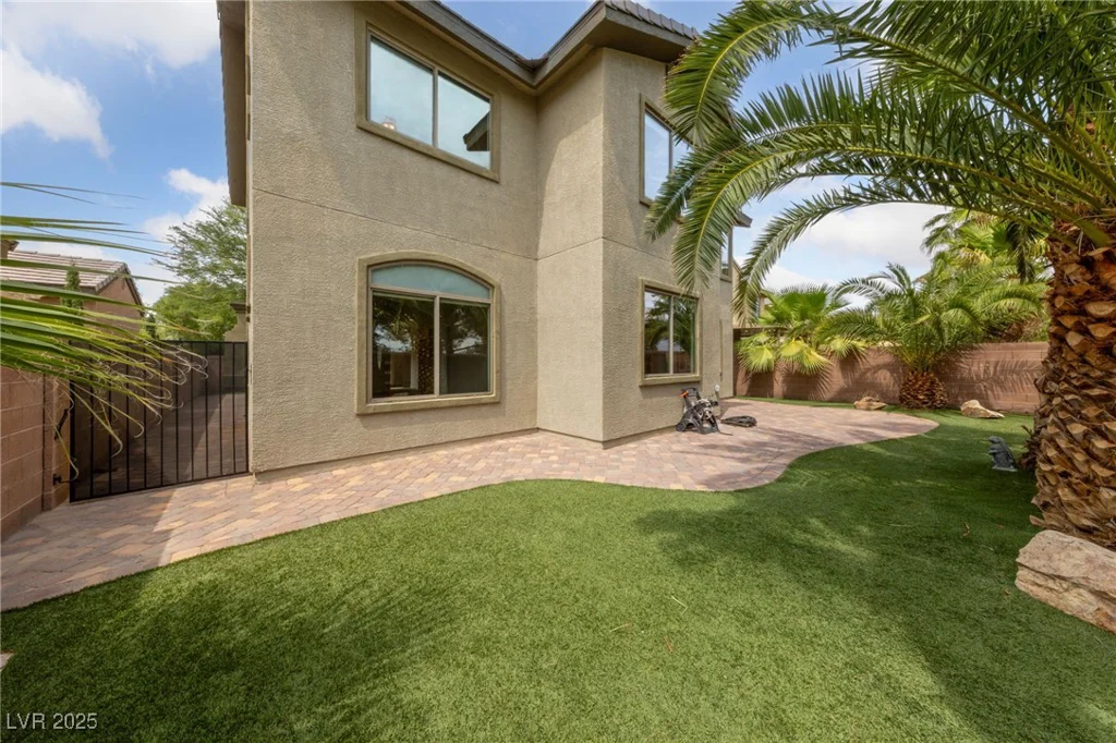 8228 Seven Falls, North Las Vegas, NV 89085