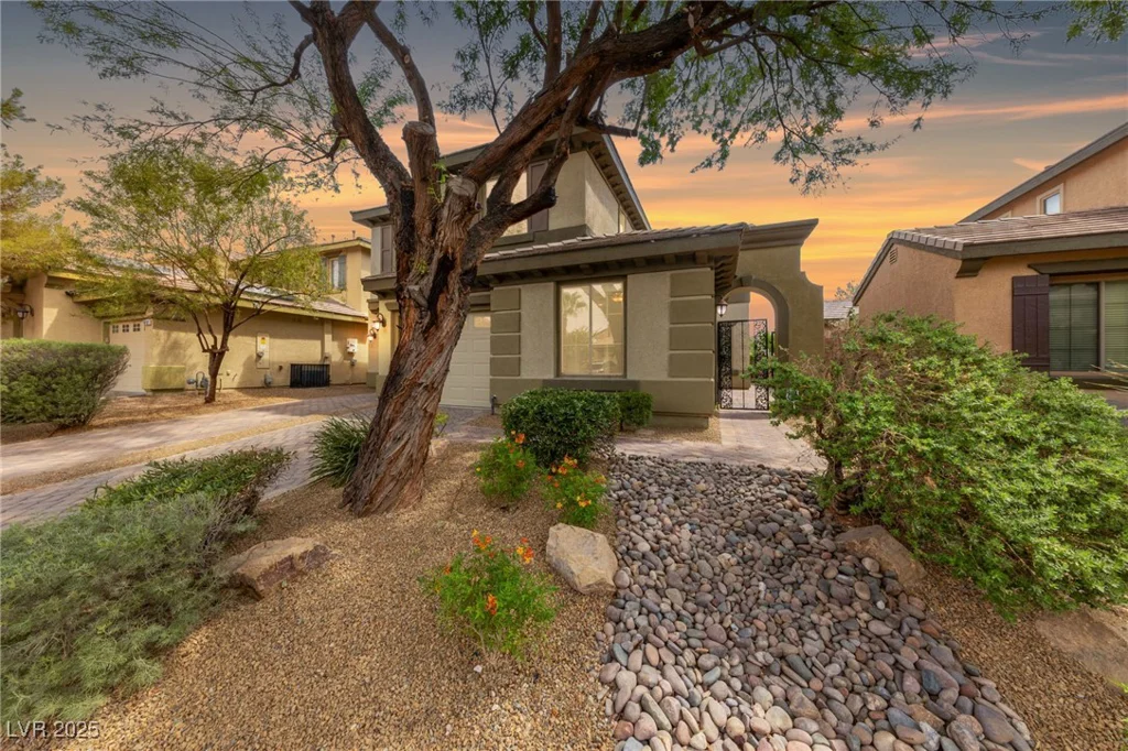 8228 Seven Falls, North Las Vegas, NV 89085