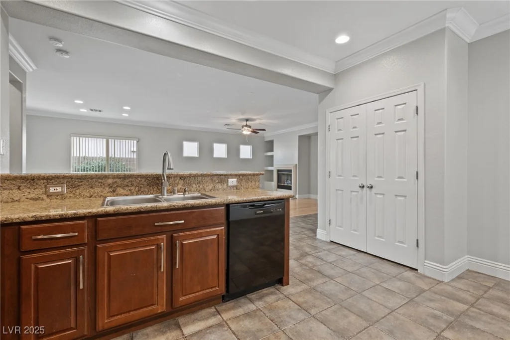 6438 Boatbill, North Las Vegas, NV 89084