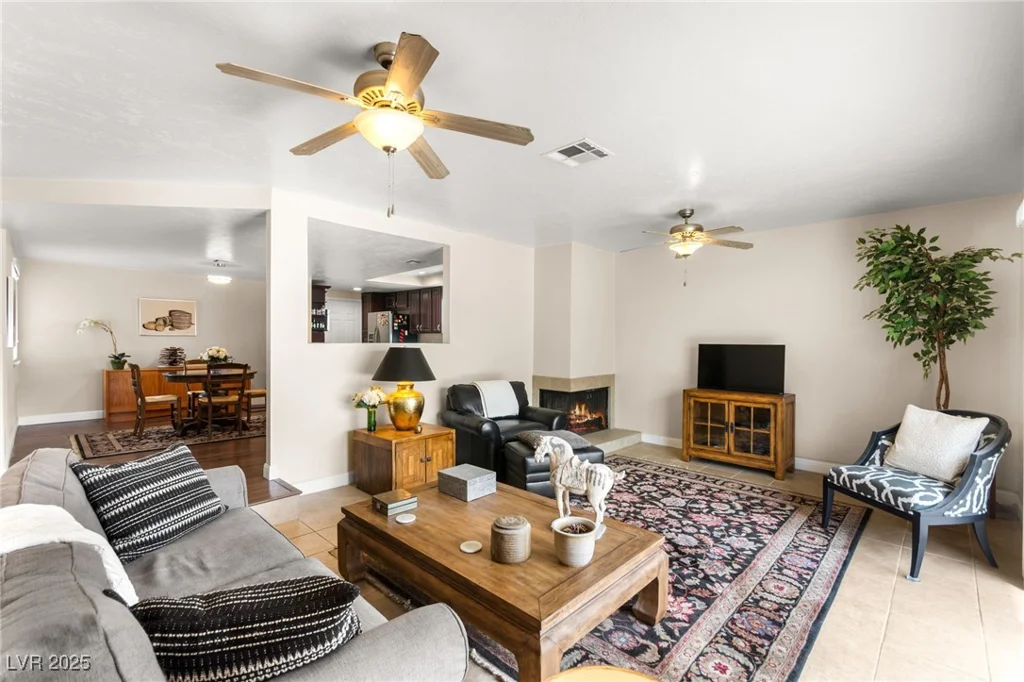 708 Langtry, Las Vegas, NV 89107