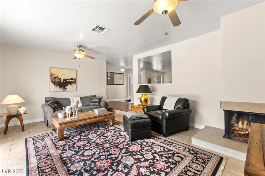 708 Langtry, Las Vegas, NV 89107
