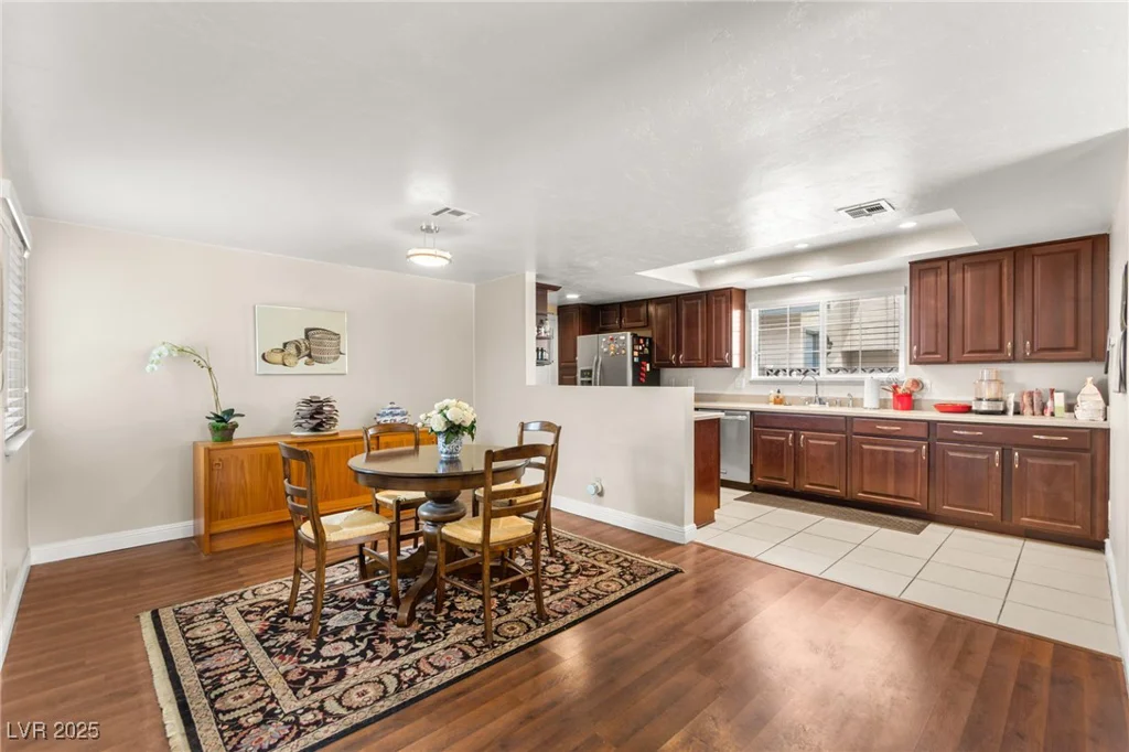 708 Langtry, Las Vegas, NV 89107