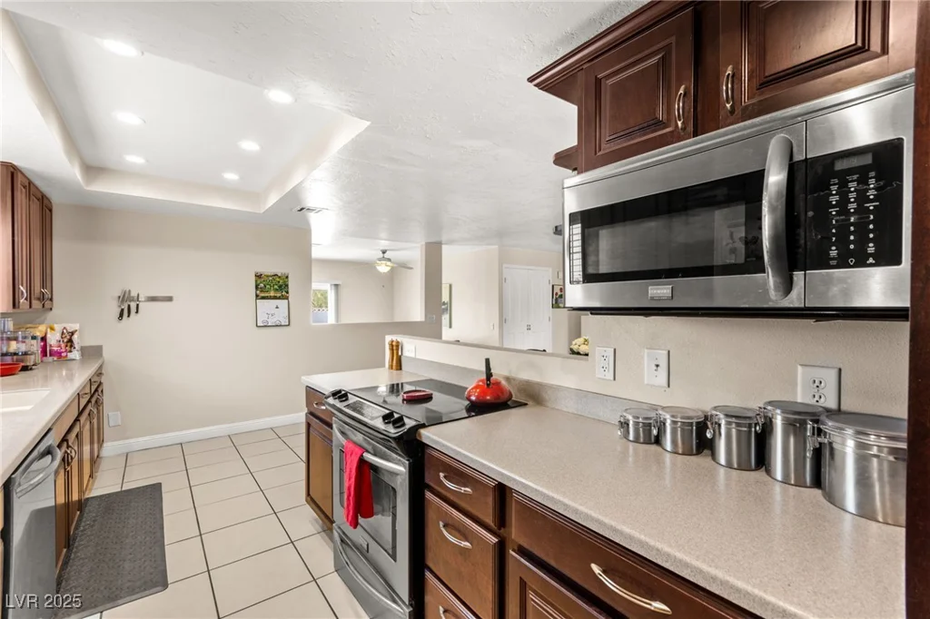 708 Langtry, Las Vegas, NV 89107