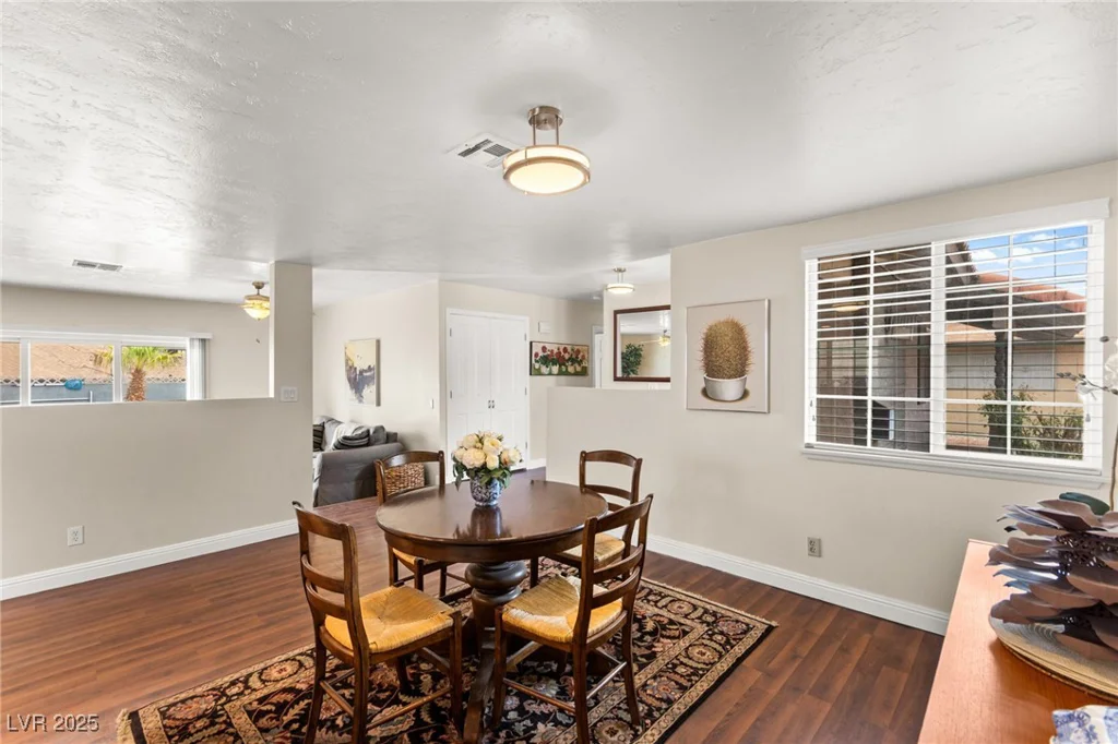 708 Langtry, Las Vegas, NV 89107