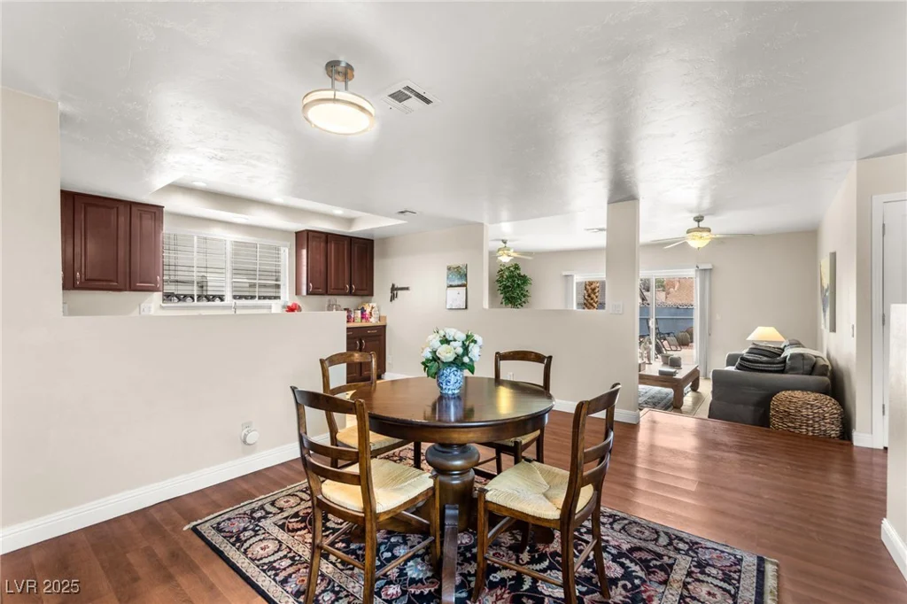 708 Langtry, Las Vegas, NV 89107