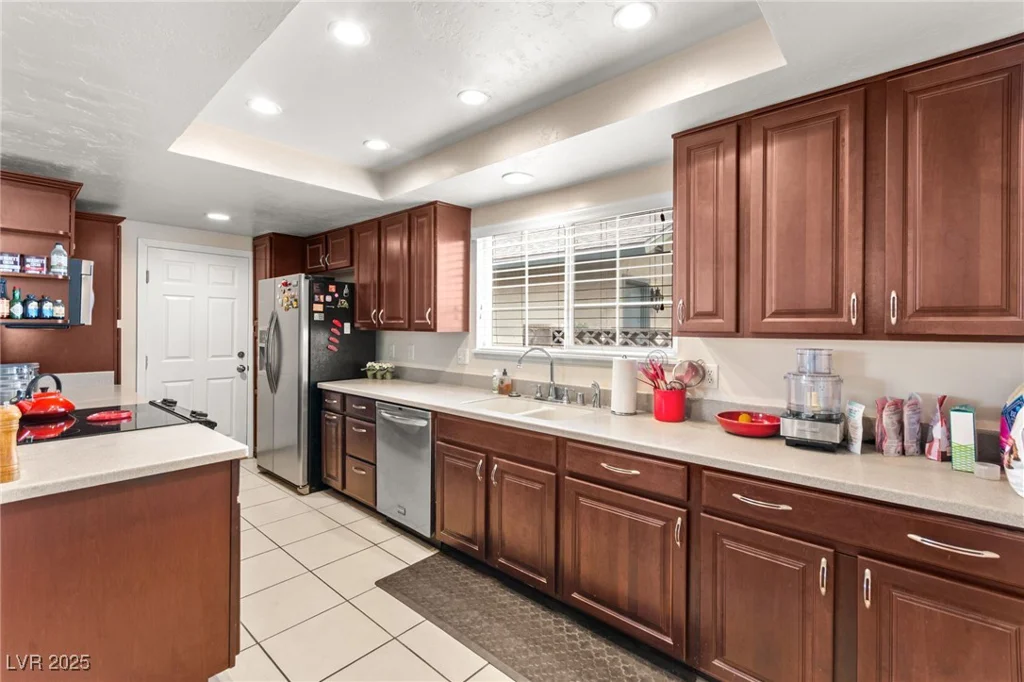 708 Langtry, Las Vegas, NV 89107